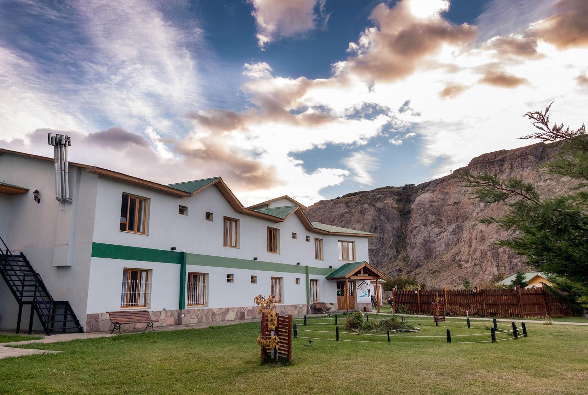 Hostel Pioneros Del Valle El Chaltén Exterior foto